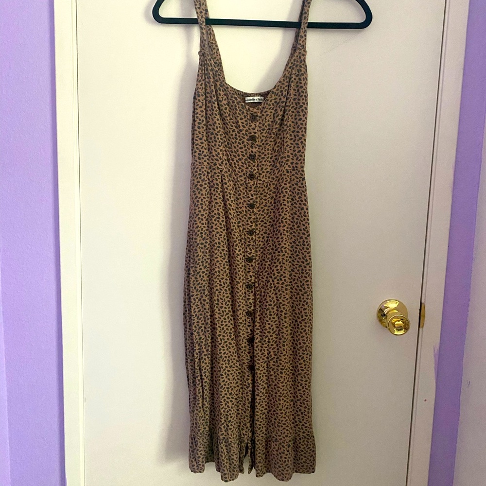 Light brown Abercrombie & Fitch dress, perfect for fall!